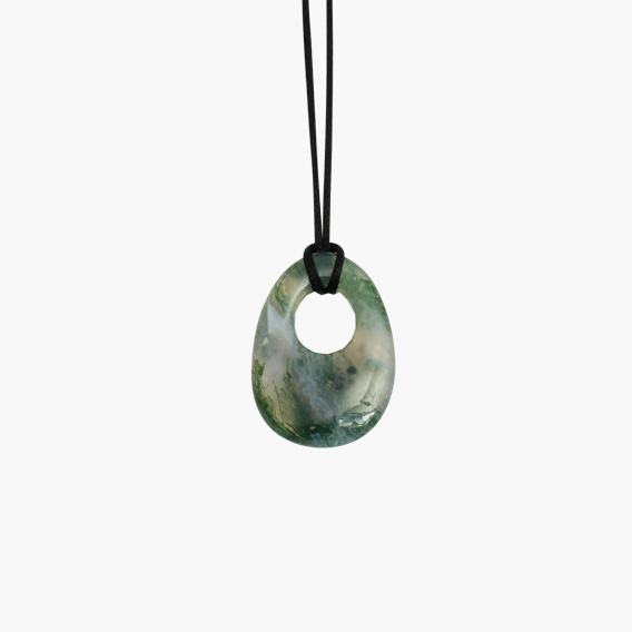 1200gogomoosachat-Gogo-Anhaenger-Schmuck-Moosachat-ca-24x34mm-mit-Lederband2